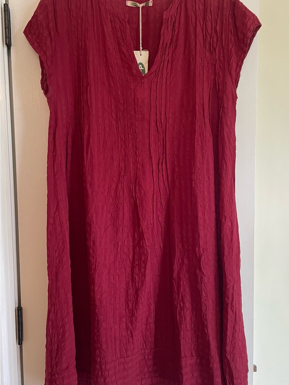 BNWT Dolma Crinkled V-Neck Midi Dress in Maroon